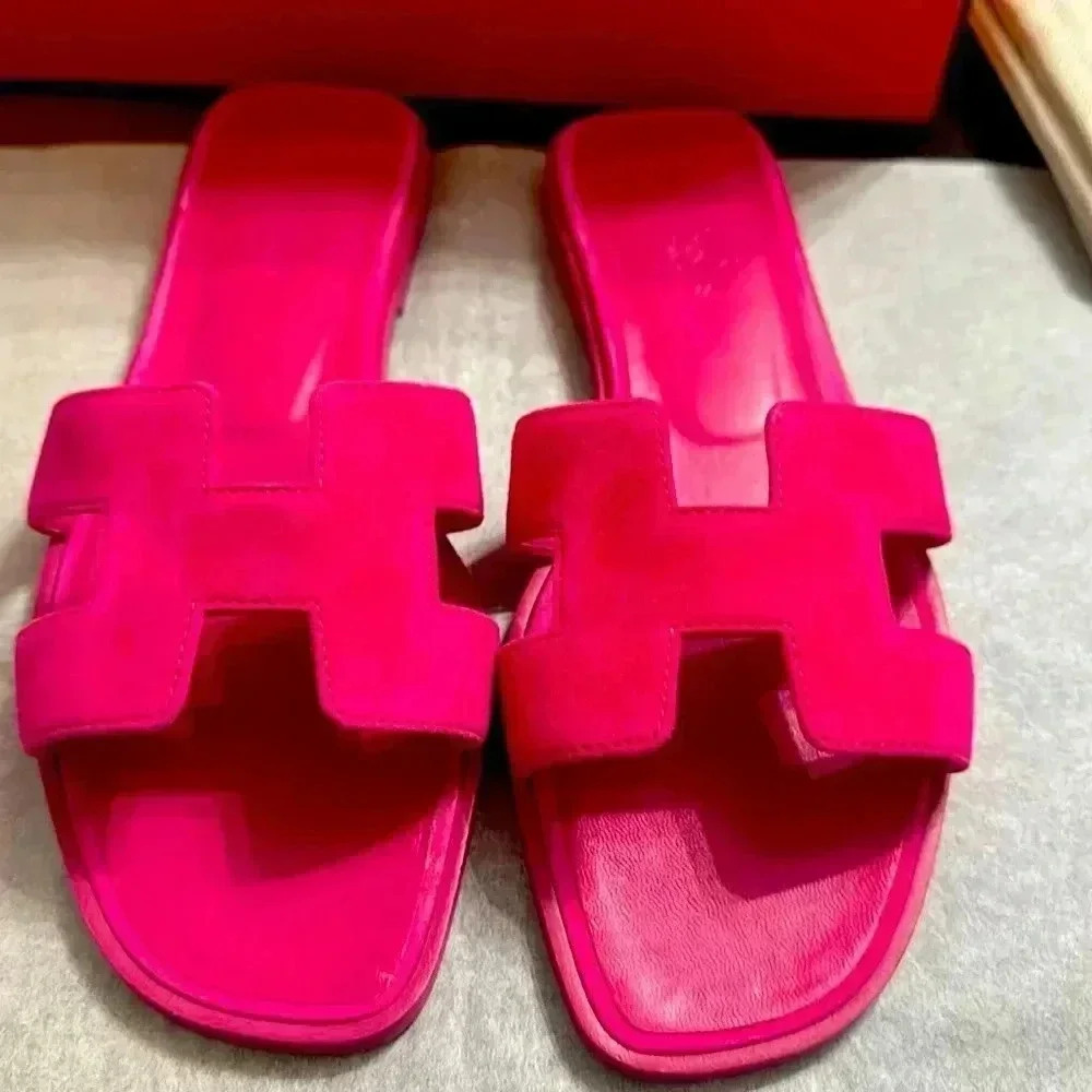 HERMES ROSE FUCHSIA SUEDE GOATSKIN ORAN  SANDAL’s
Sz38 - Picture 6 of 10